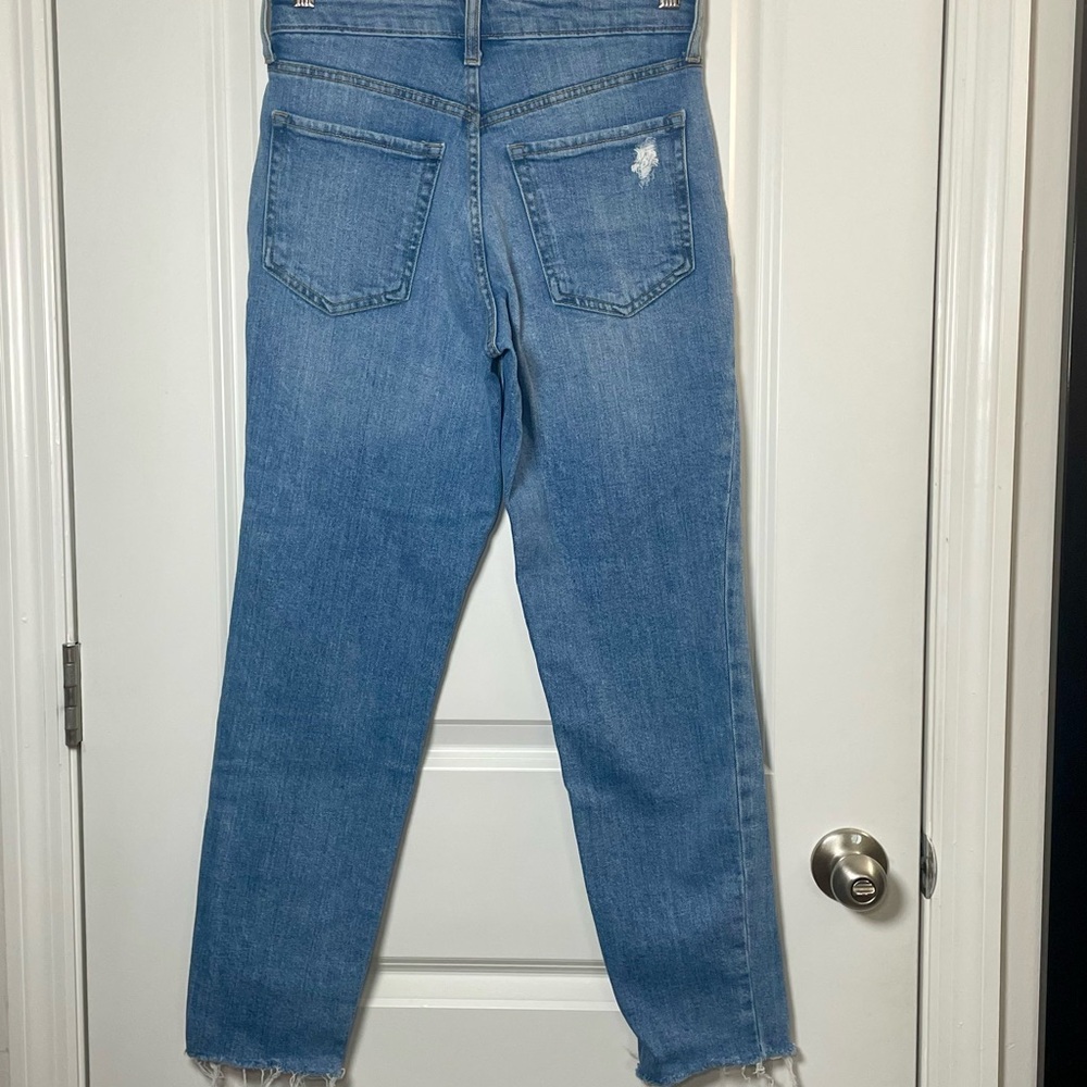 Old Navy Light Wash Distressed Jeans Raw Hem Straight Leg Casual Trendy - Picture 2 of 9
